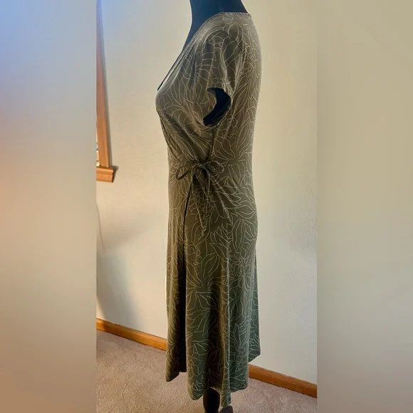 Sherpa Padma Wrap Dress Size Small Perfect Condition! - Picture 3 of 6